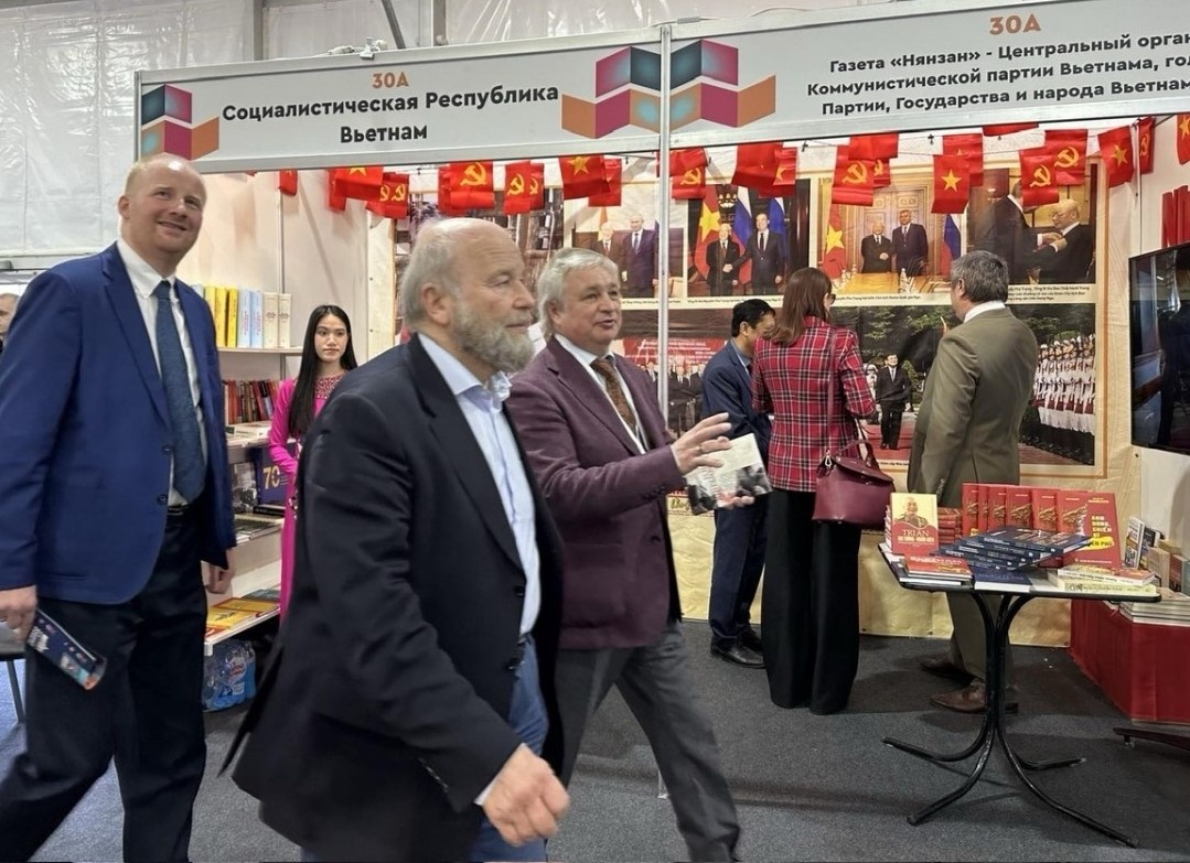 Khai mac Hoi cho sach quoc te tai Lien bang Nga hinh anh