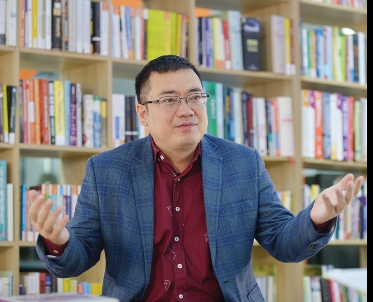 Meo doc 1.000 cuon sach cua Chu tich Nguyen Canh Binh hinh anh