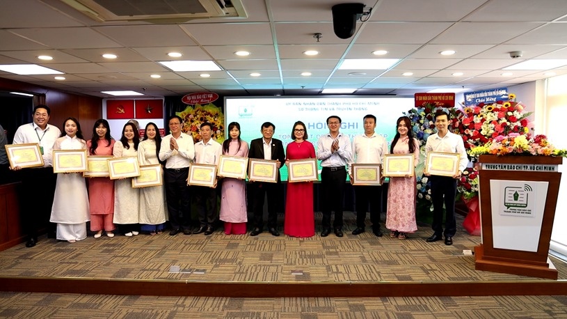 Trung tam bao chi anh 5