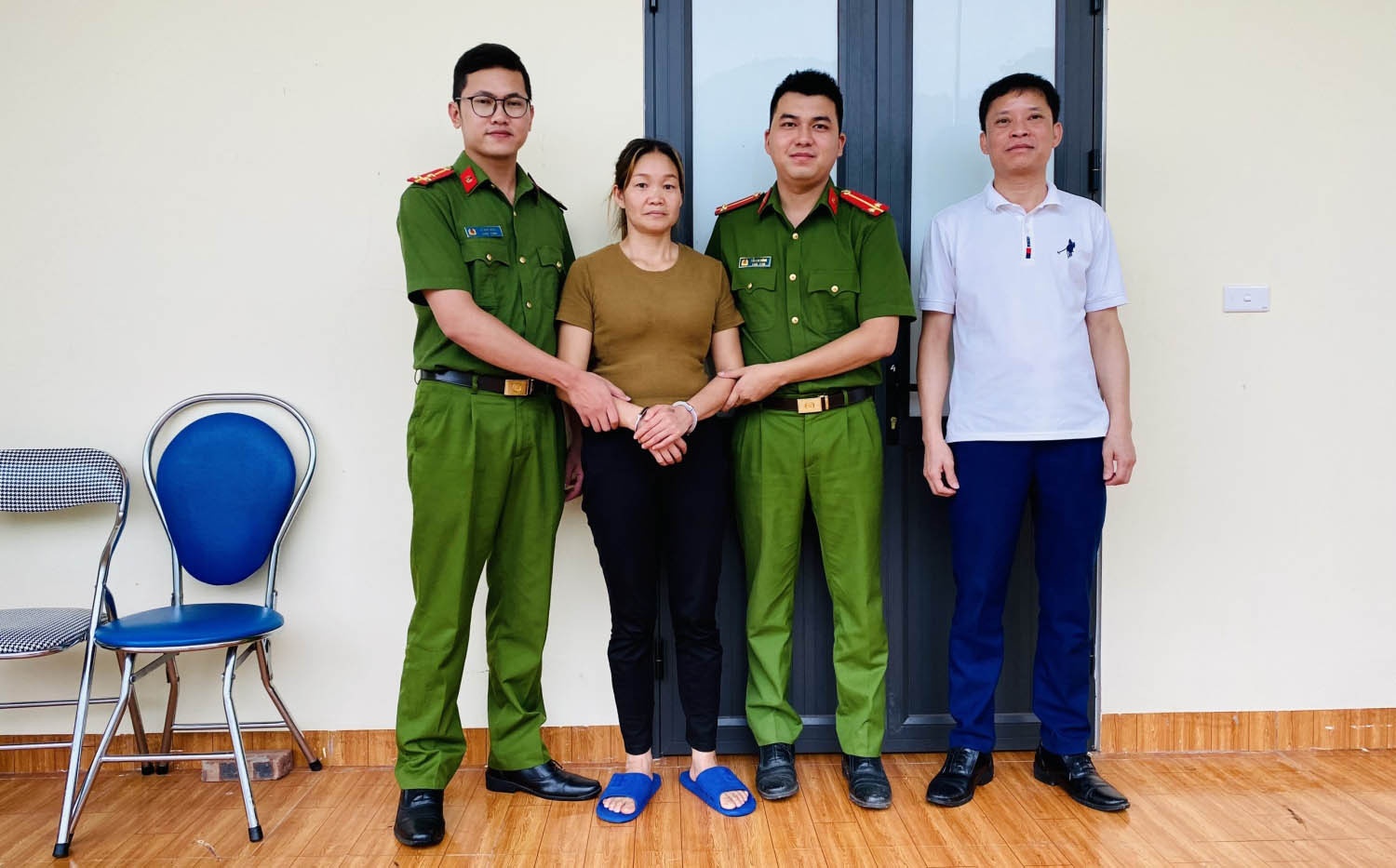 Bat nguoi phu nu thay ho ten, lan tron truy na suot 20 nam hinh anh