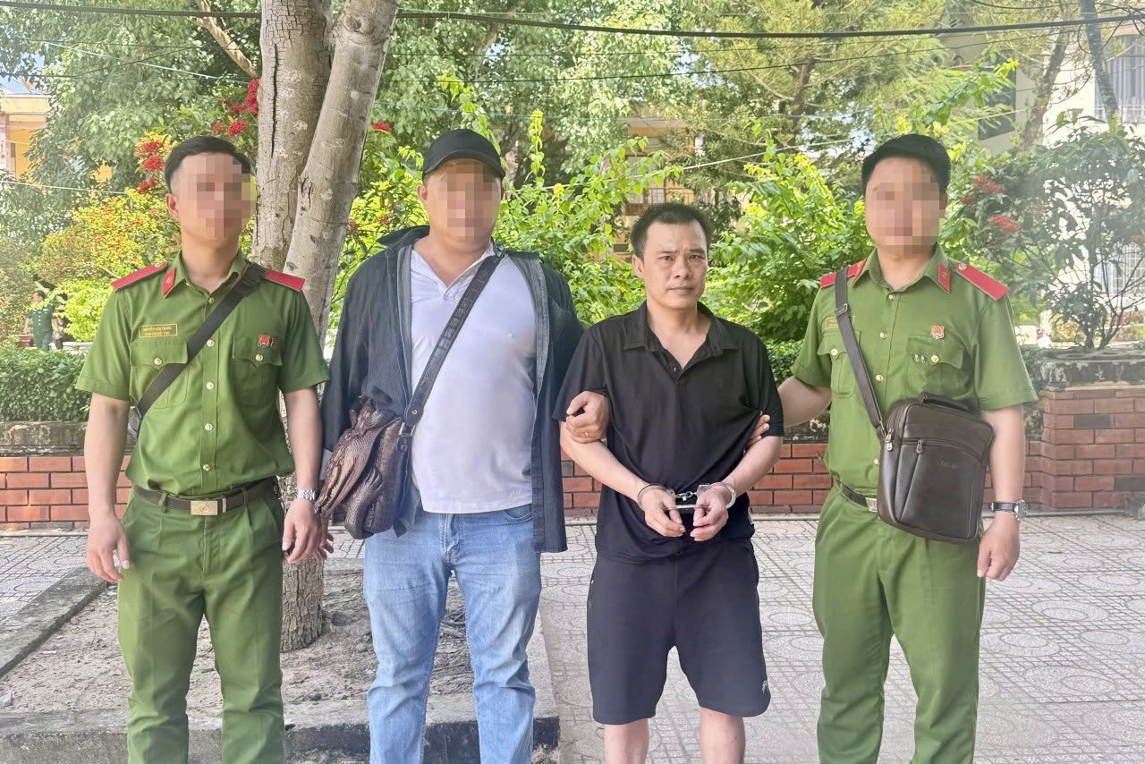 Bat doi tuong cuoi cung tham gia vu cuop tiem vang o Binh Duong hinh anh