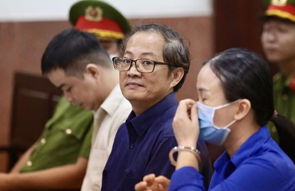 Cac bi cao trong vu kit test Viet A o benh vien Thu Duc duoc giam an hinh anh