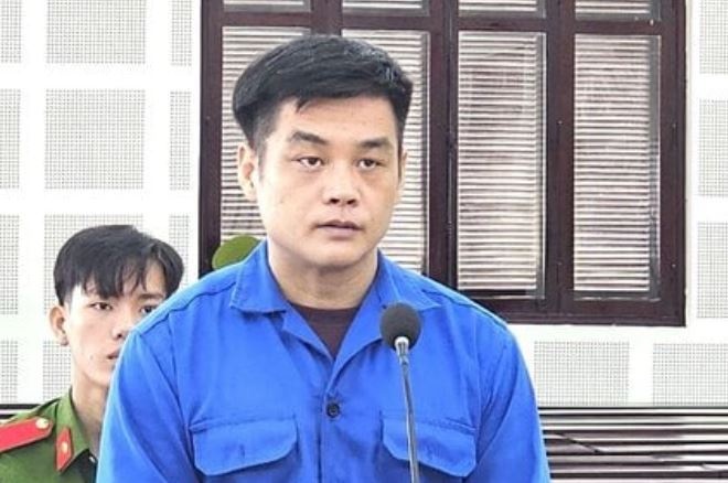 Danh trong thuong dong huong, nguoi dan ong nuoc ngoai lanh an hinh anh