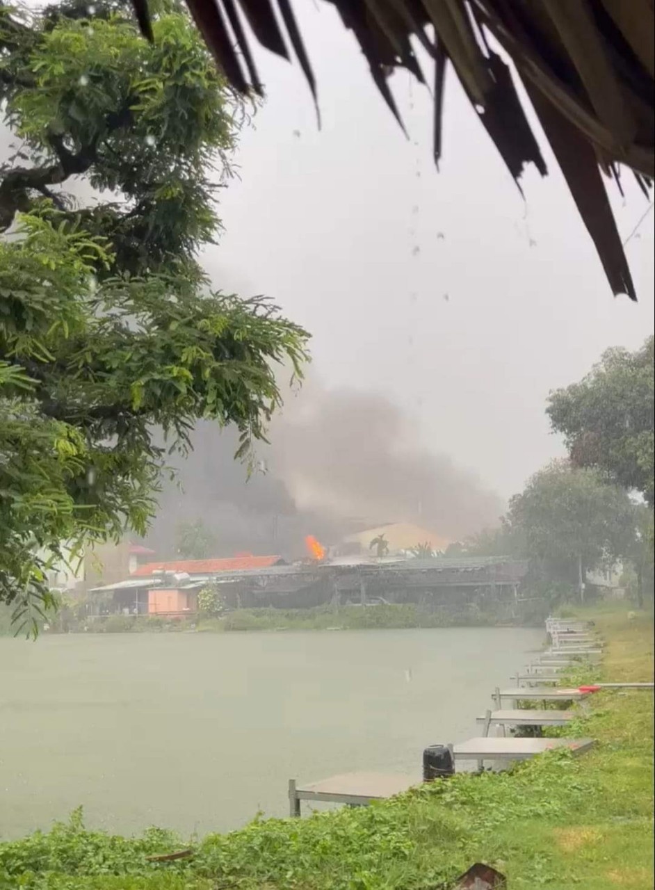 Chay cong ty go anh 3