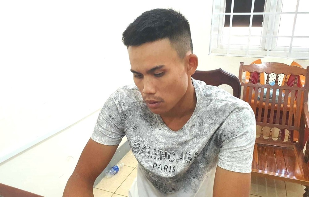 Sa lay co bac, mot giam doc lua dao hang loat roi tron di lam phu ho hinh anh