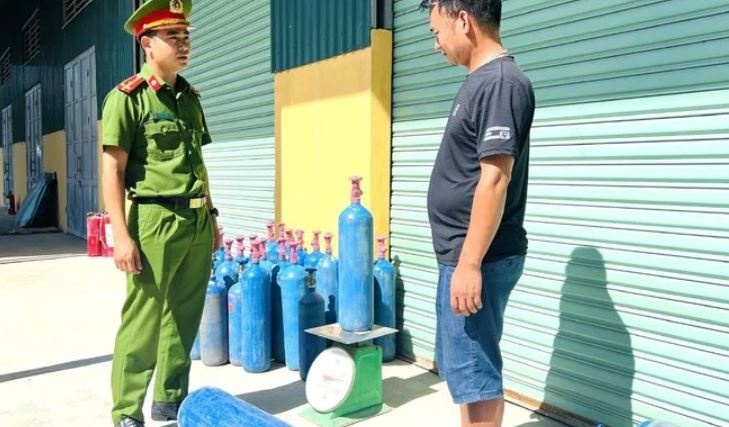 Tai xe buon khi cuoi tu Bac vao Nam hinh anh