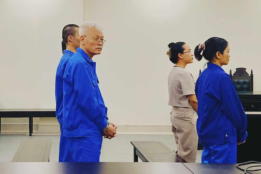 Loat giam doc hau toa vi giup 20 nguoi nuoc ngoai nhap canh trai phep hinh anh