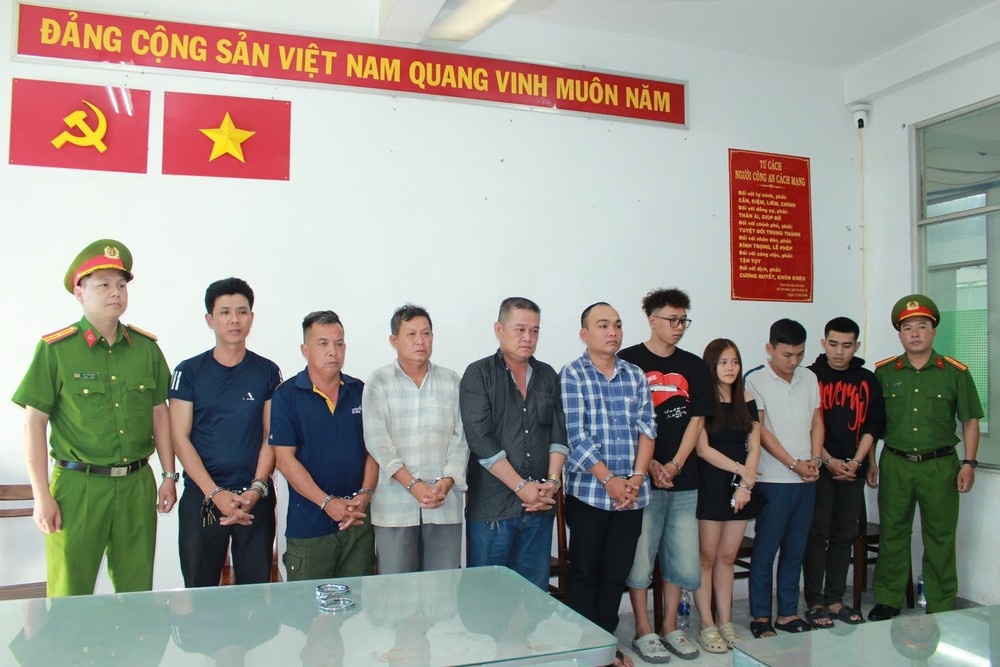 Quan tai dieu pho TP.HCM anh 1