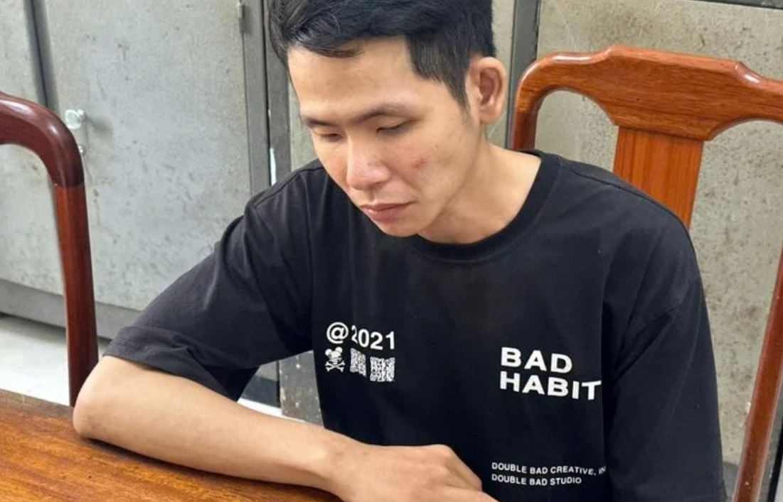 Nhom thanh nien cuop tai san o Hue khai gi? hinh anh