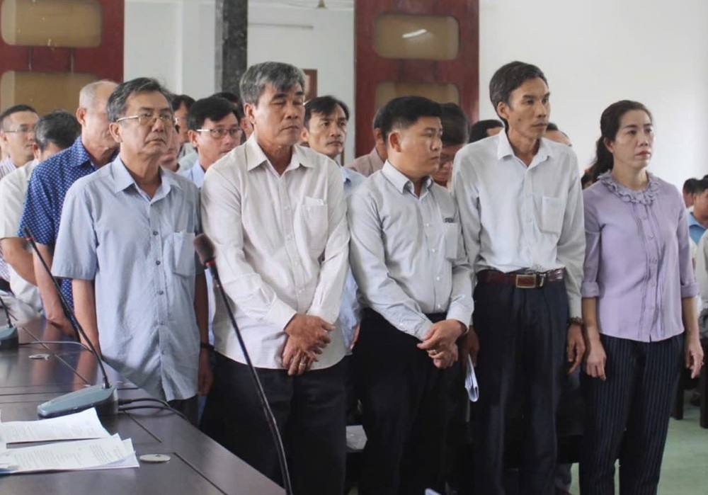 22 cuu can bo huyen linh hon 65 nam tu vi sai pham quan ly dat dai hinh anh