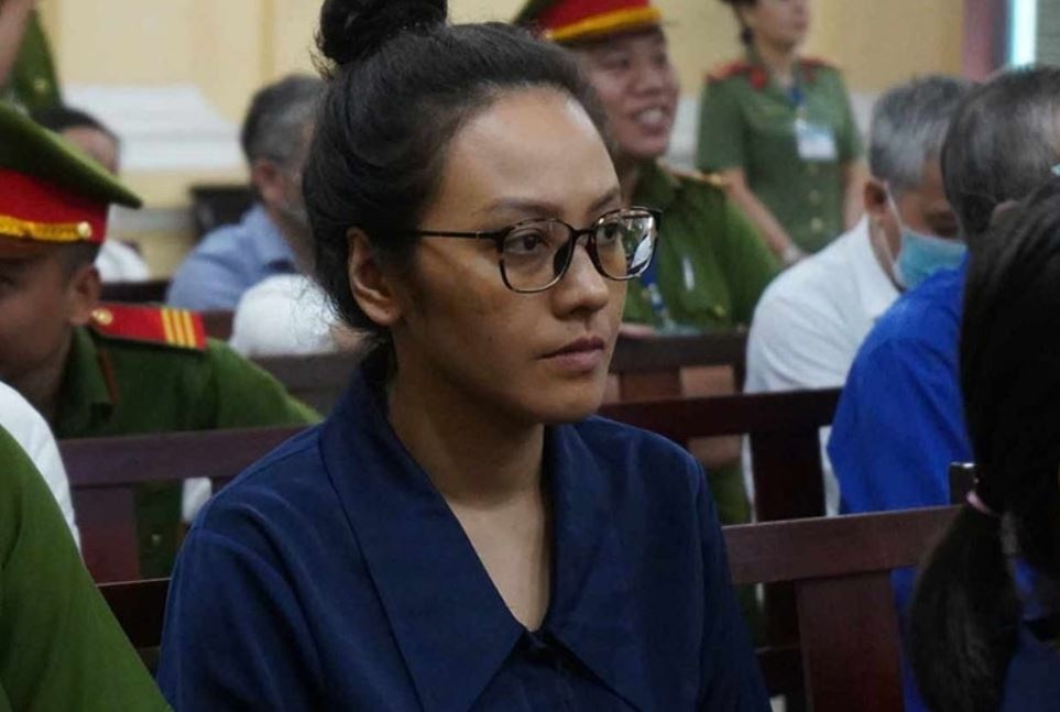 Bi cao Truong Hue Van an han vi giup suc cho co ruot hinh anh