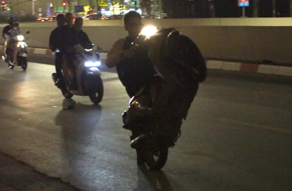 Bo Cong an de xuat tich thu phuong tien 'boc dau, dung chan lai xe' hinh anh