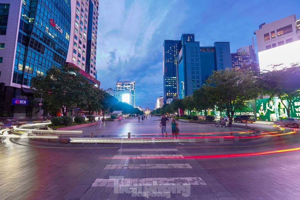 TP.HCM Cam duong Le Loi anh 1