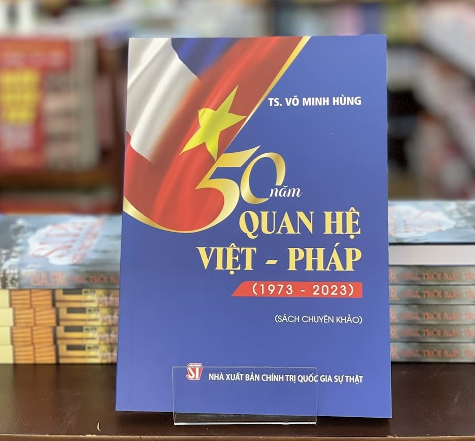 Ra mat cuon sach '50 nam quan he Viet - Phap' hinh anh