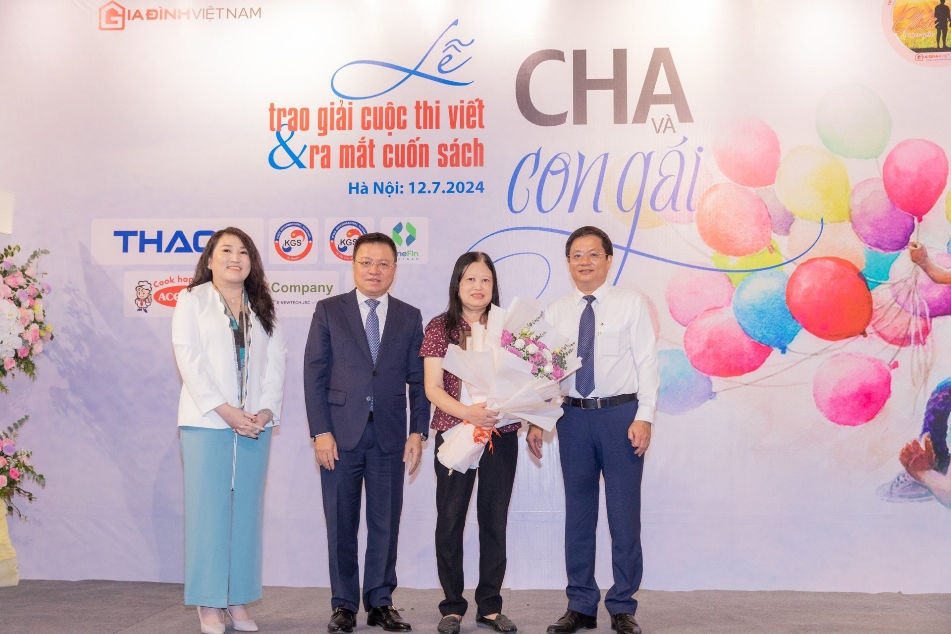 Cuoc thi viet 'Cha va con gai': Lan toa nhung dieu tu te, tot dep hinh anh