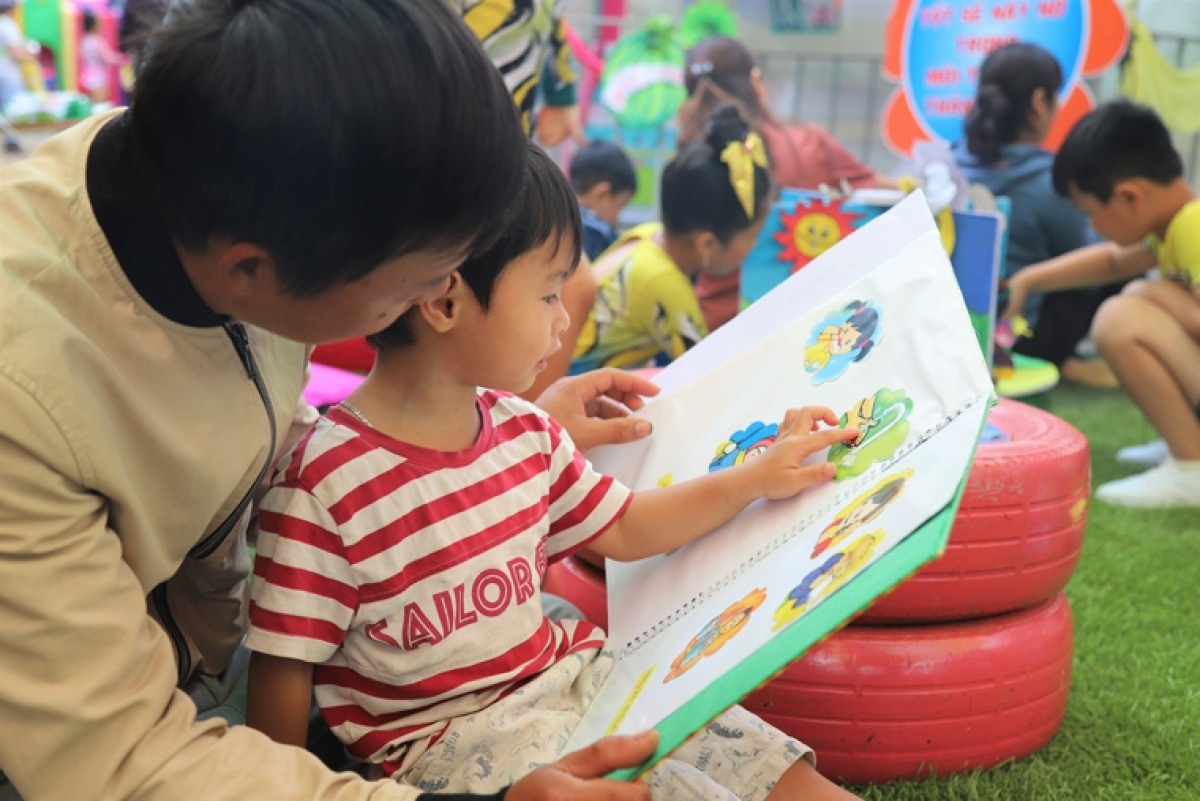 Doc sach cung con anh 3