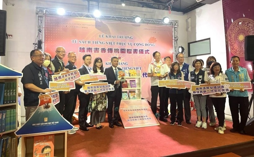 Khai truong Tu sach tieng Viet phuc vu cong dong Viet Nam tai Dai Loan hinh anh
