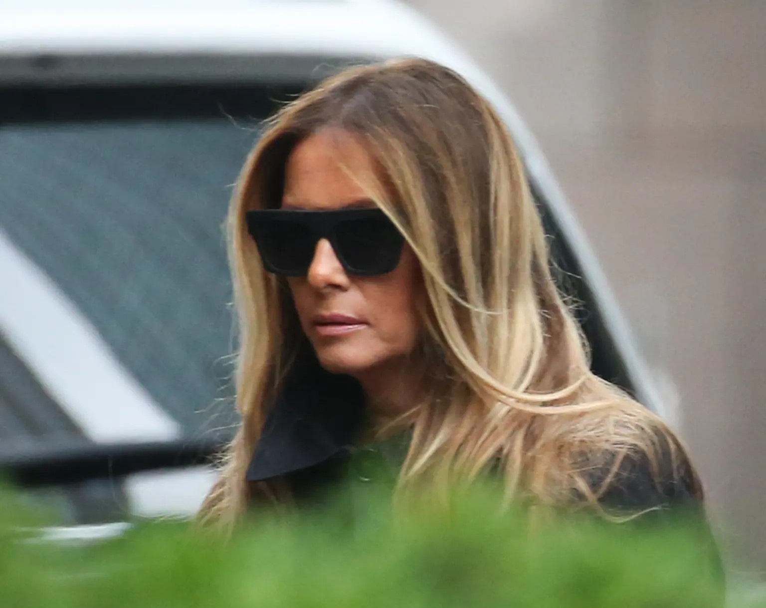 Ba Melania lan dau len tieng sau vu ong Trump bi am sat hut hinh anh