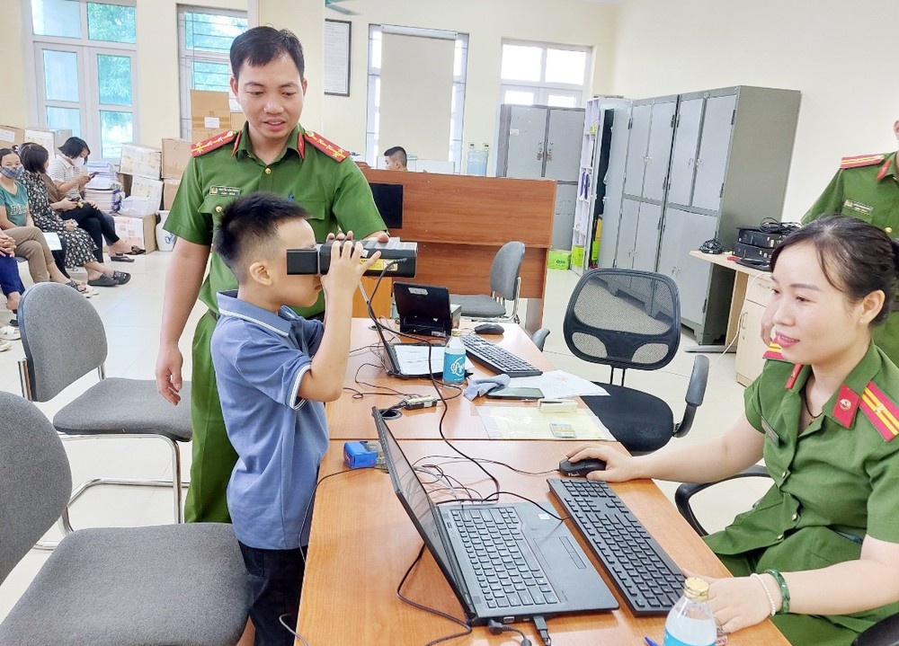 Can cuoc cong dan anh 1