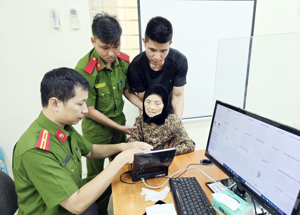 Can cuoc cong dan anh 6