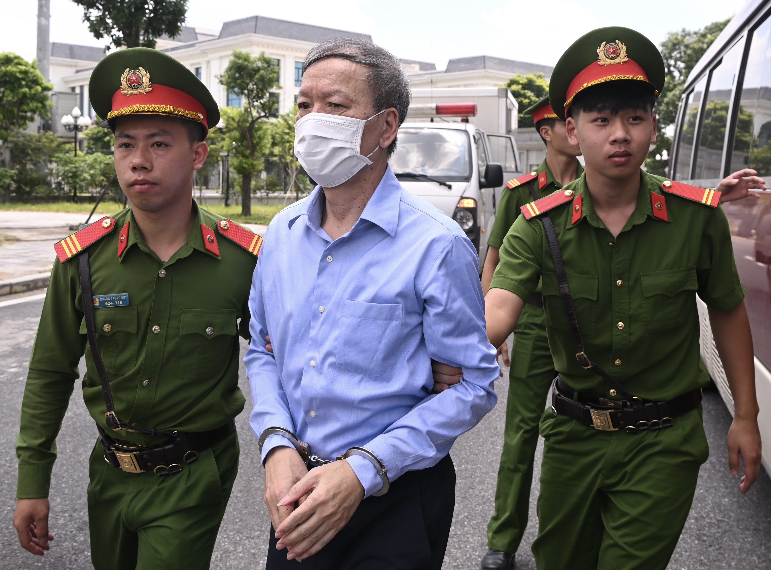 Chu tich FLC,  Cong ty FLC,  Tap doan FLC,  Trinh Van Quyet anh 9