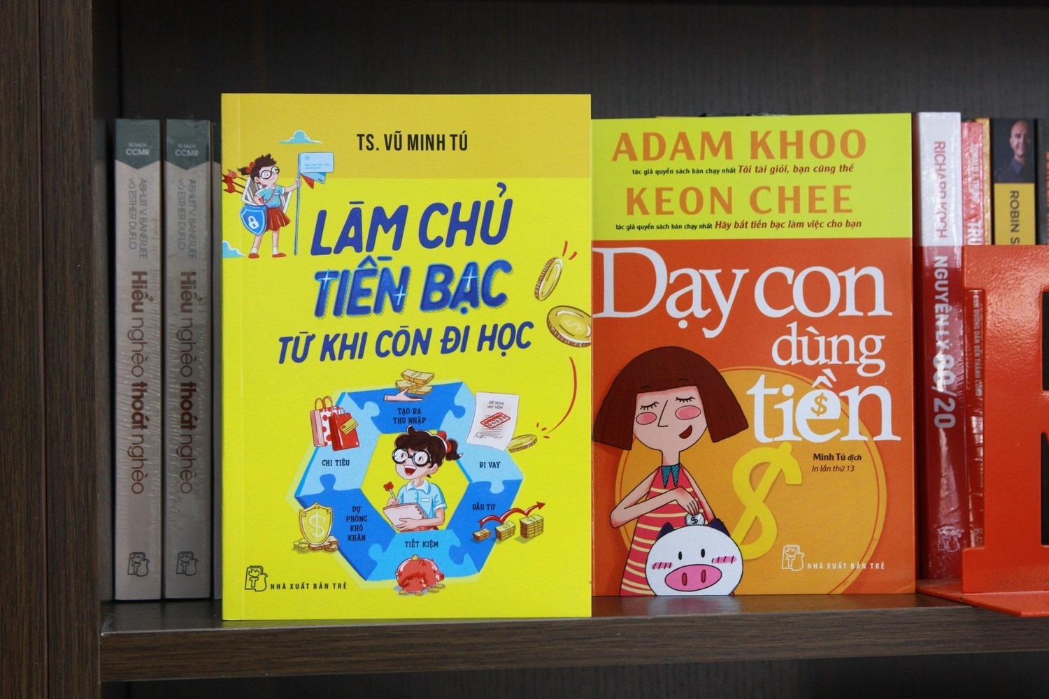 'Lam chu tien bac tu khi con di hoc' hinh anh