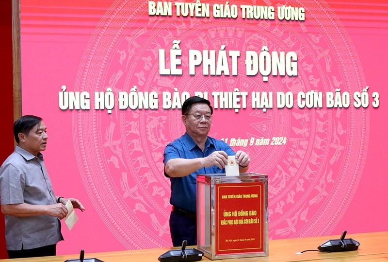 Ban Tuyen giao Trung uong ung ho dong bao bi thiet hai do con bao so 3 hinh anh