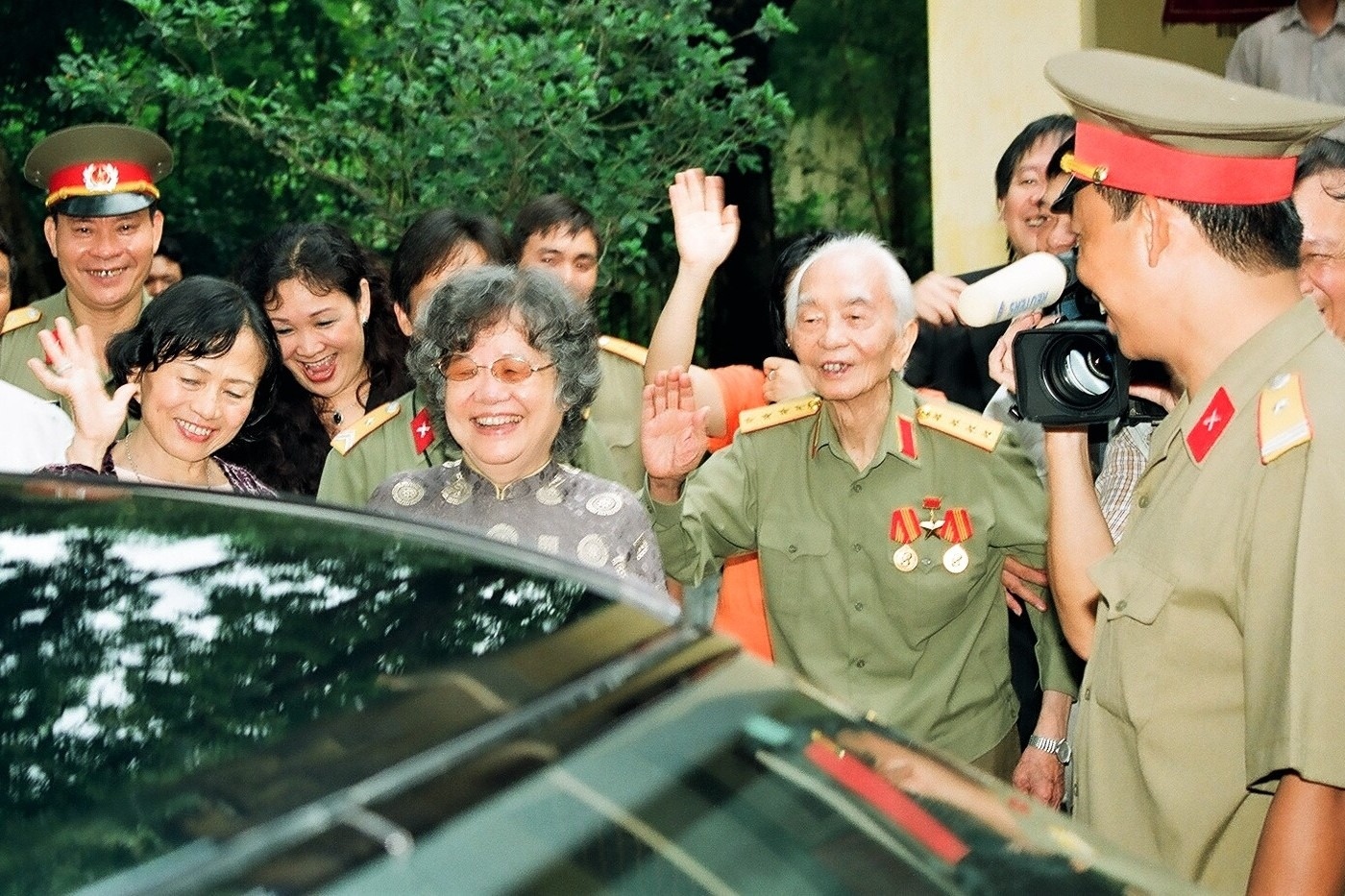 Phu nhan Bich Ha anh 5