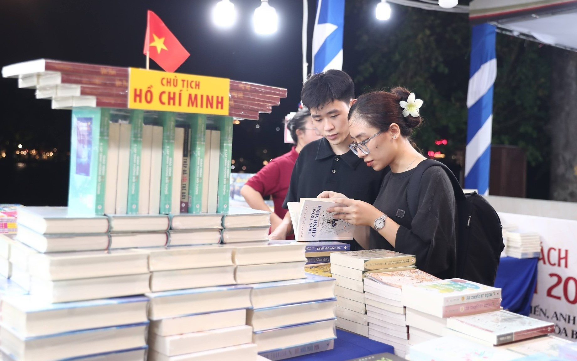 Tao thoi quen doc sach moi ngay hinh anh