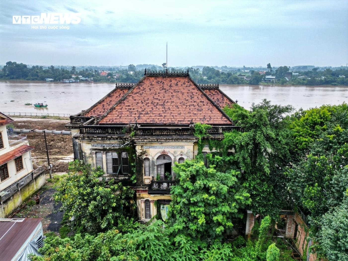 nha lau ong Phu anh 14