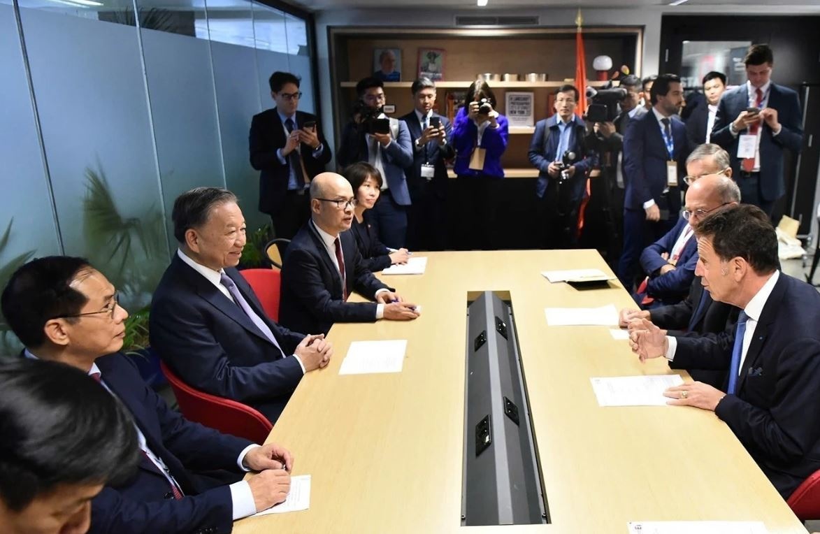 Tong Bi thu tiep Chu tich danh du cua Nghiep doan gioi chu Phap hinh anh