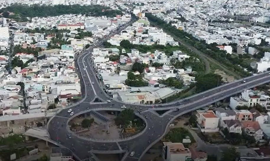 Dan khon kho song chung khoi bui tu nut giao nghin ty o Nha Trang hinh anh