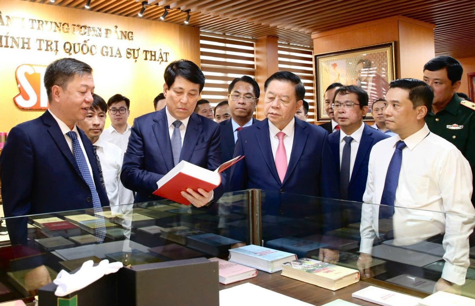 Ung dung cong nghe so de lan toa di san cua TBT Nguyen Phu Trong hinh anh