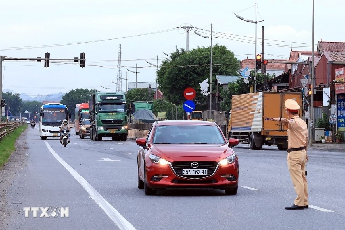 Gia tang tai nan do su dung thiet bi nghe nhin khi tham gia giao thong hinh anh