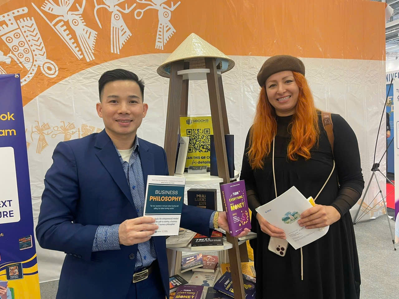 Gioi thieu sach noi Viet tai hoi sach quoc te hinh anh