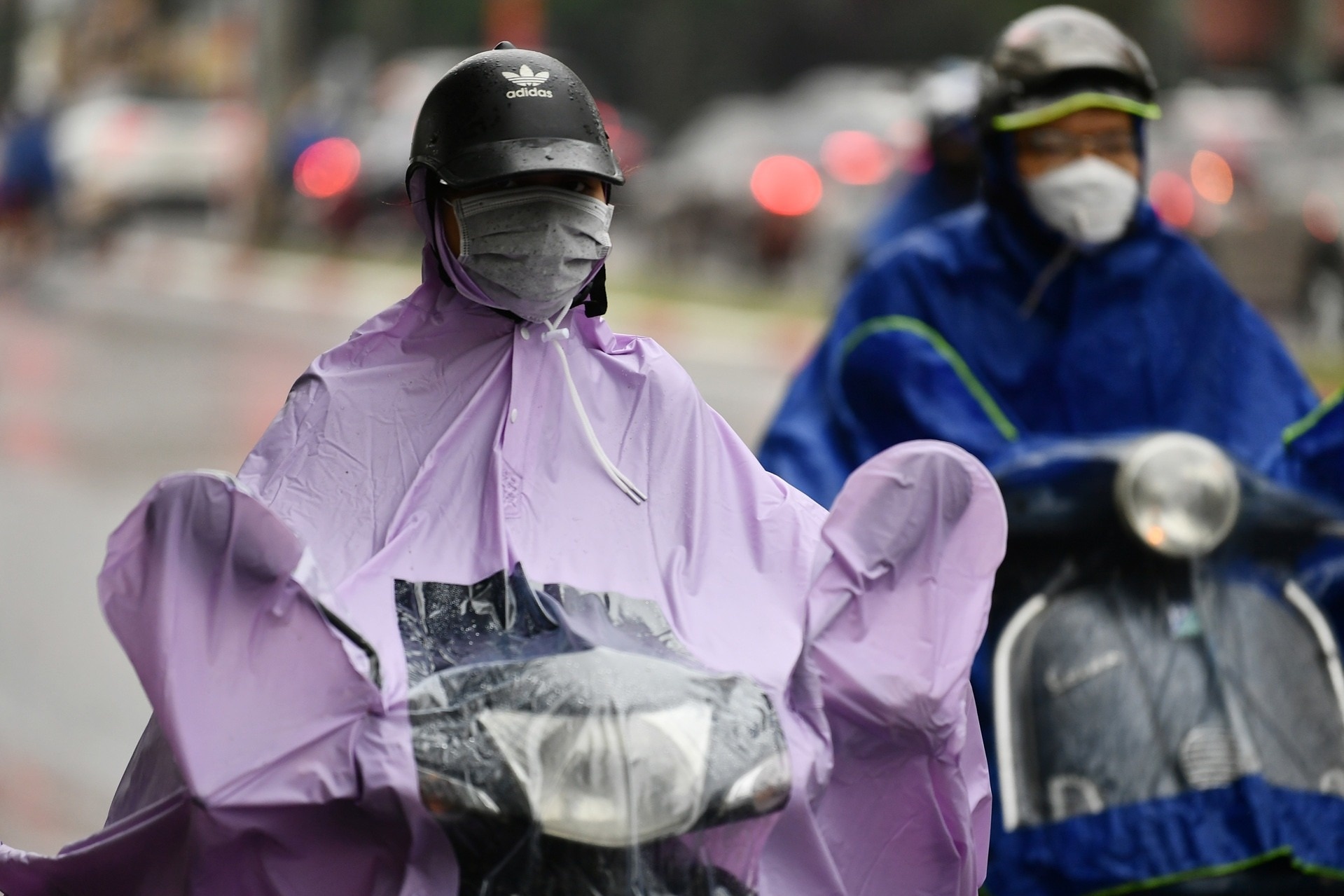 Mien Bac don khong khi lanh, Trung Bo mua bao rat to hinh anh