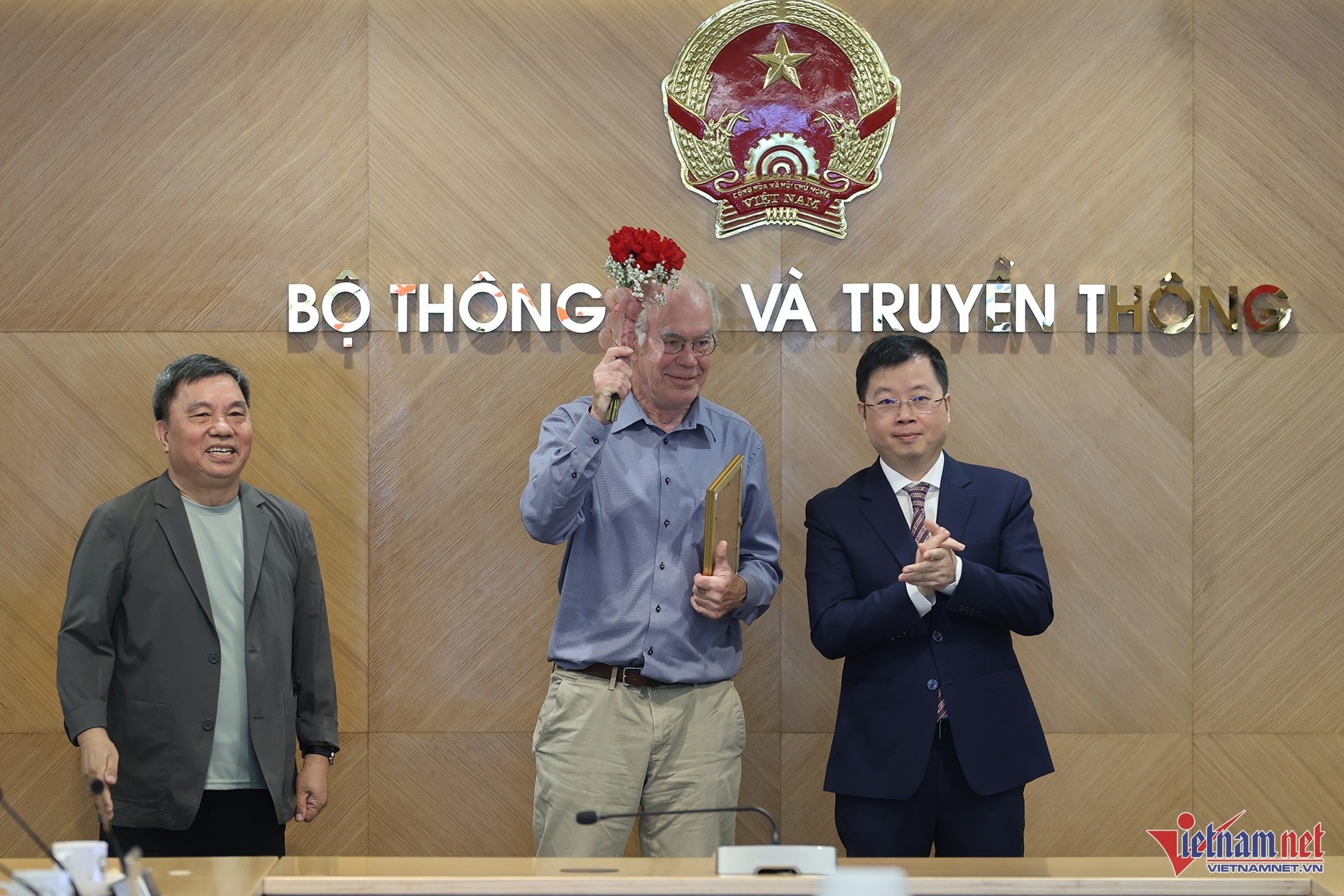 Bao chi Thuy Dien anh 21