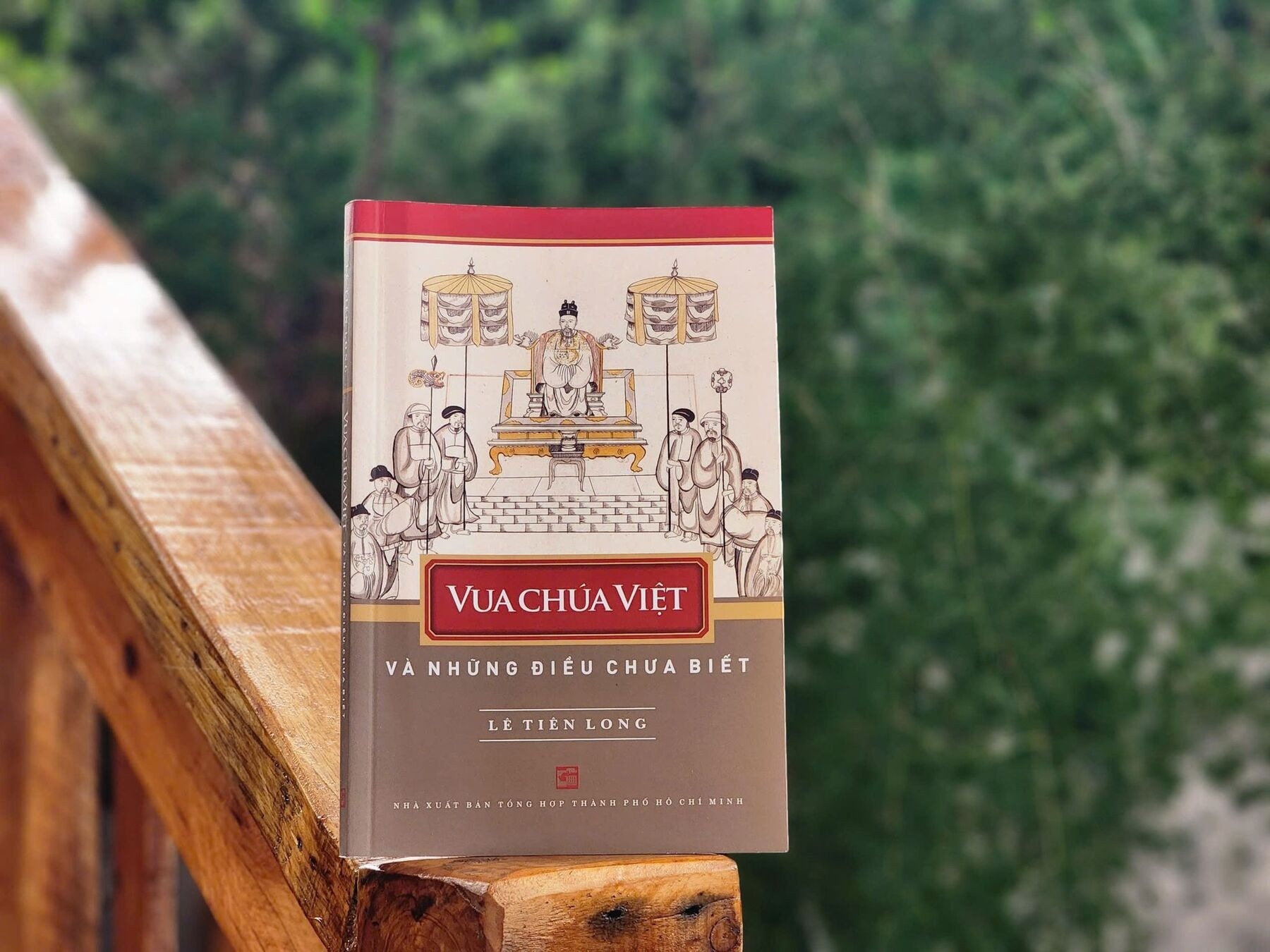 Nhung cau chuyen 'tham cung bi su' cua vua chua Viet hinh anh