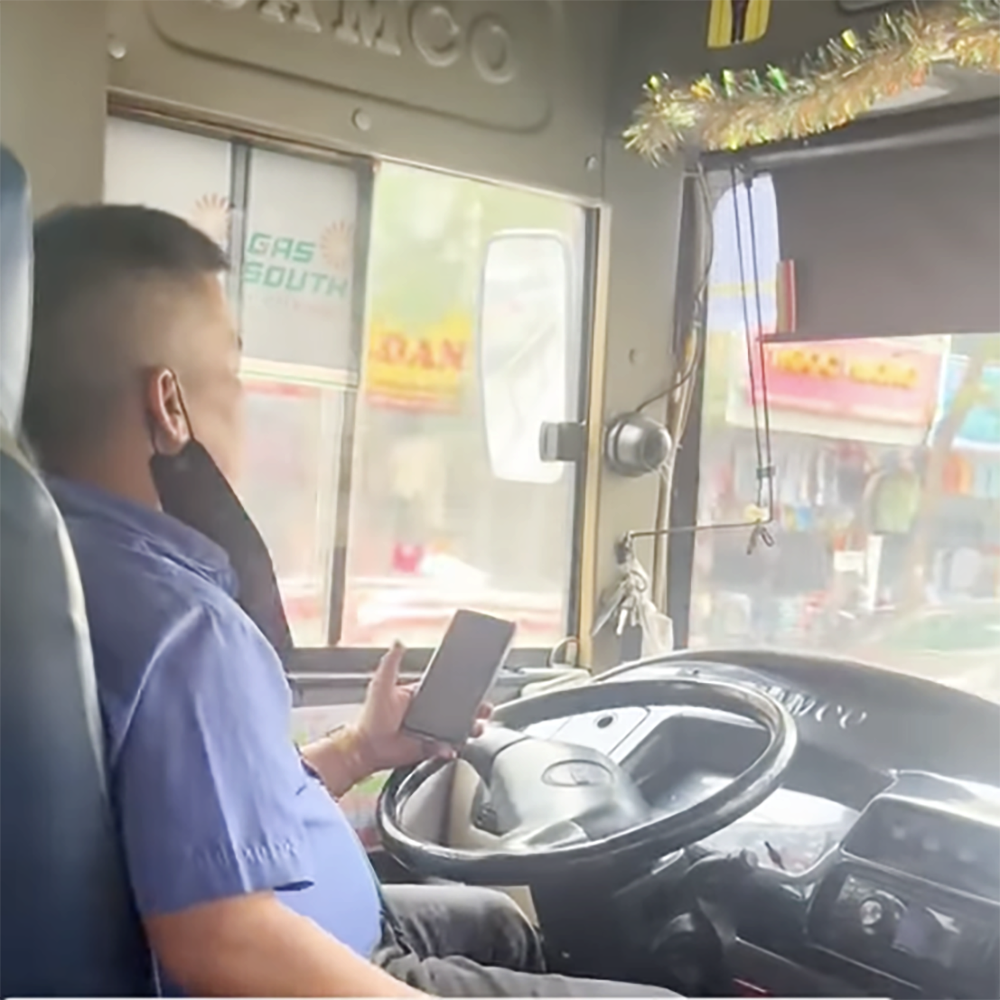 Dinh chi buyt TP.HCM anh 2