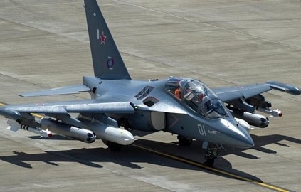 Da lien lac duoc mot phi cong may bay Yak-130 gap nan hinh anh