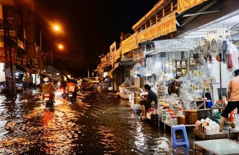 Trieu cuong gay ngap mot so noi o Binh Duong ven song Sai Gon hinh anh