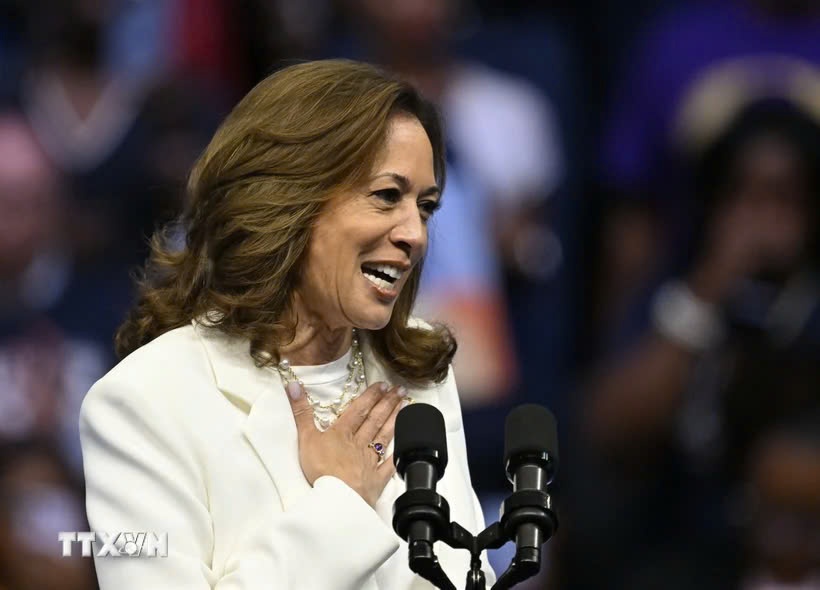 Ba Kamala Harris da bo phieu hinh anh