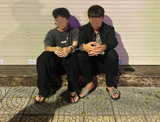 Vac kiem Nhat doa chem nguoi tren duong pho Da Nang hinh anh