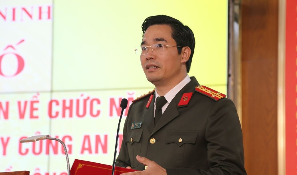 Loi gan ruot cua Giam doc Cong an tinh Quang Ninh sau tinh gian bo may hinh anh