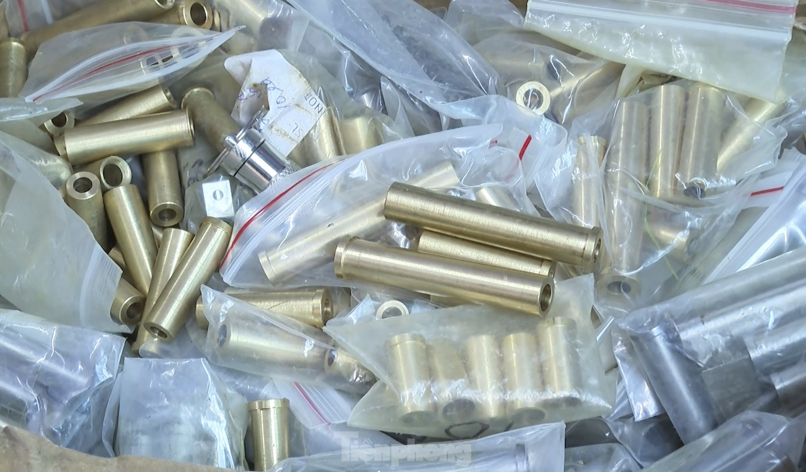 Buon sung xuyen quoc gia anh 15