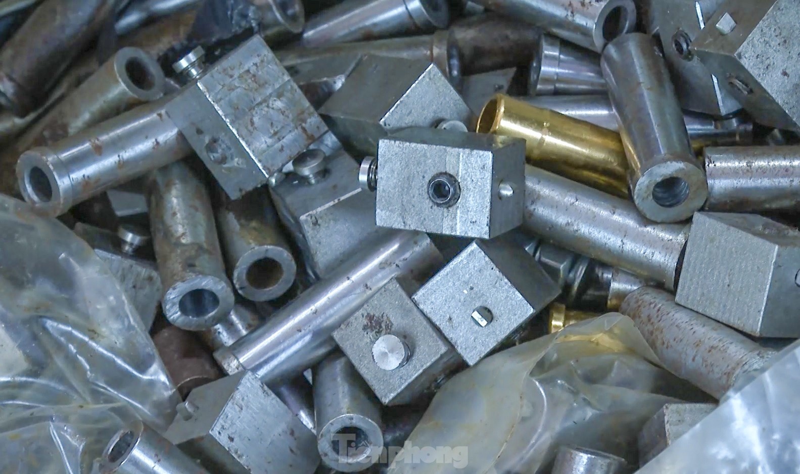 Buon sung xuyen quoc gia anh 16