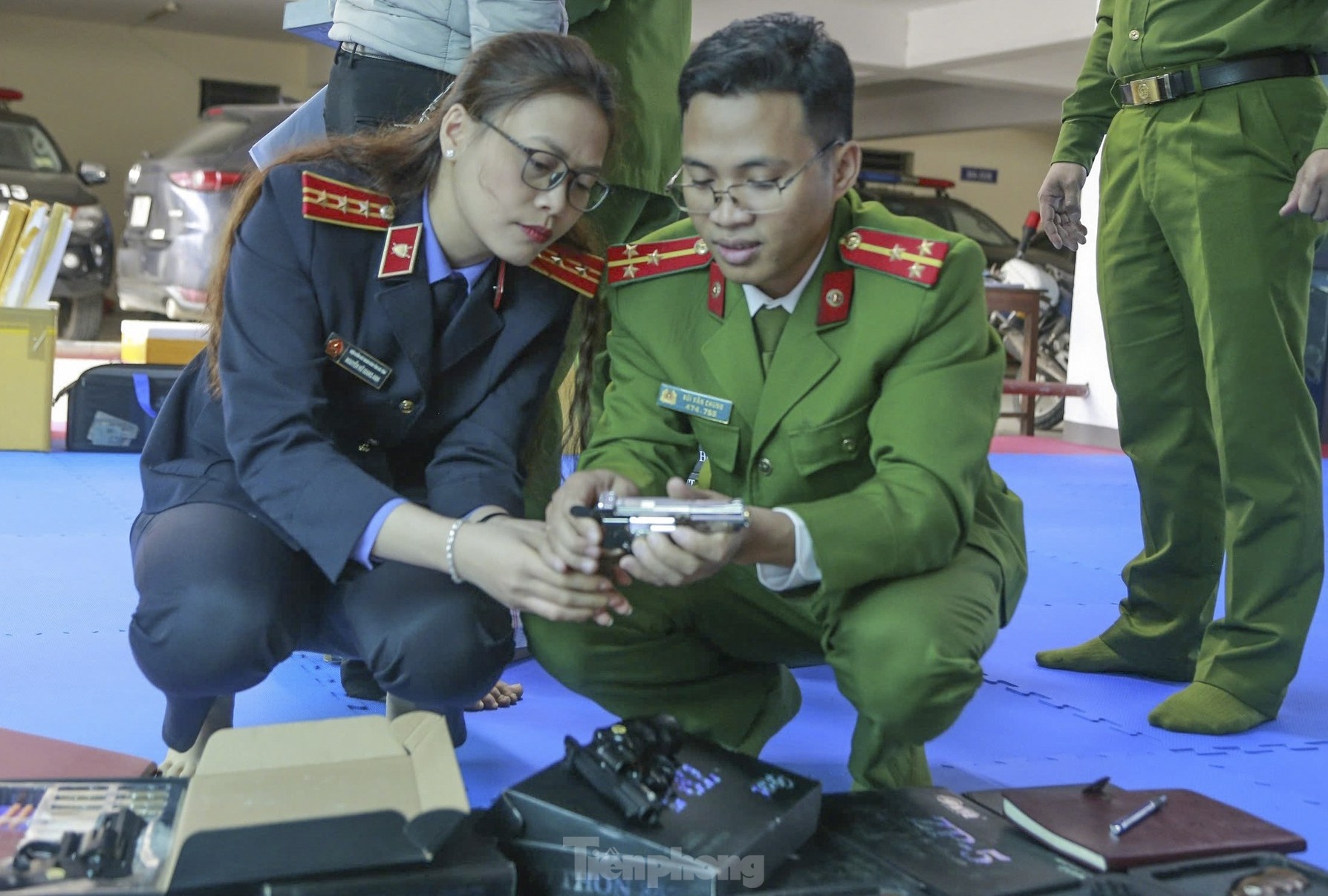 Buon sung xuyen quoc gia anh 18