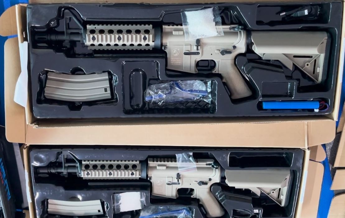 Can canh cac loai sung trong duong day buon ban vu khi xuyen quoc gia hinh anh