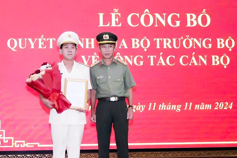 Thuong ta Tran Van Tron lam Pho giam doc Cong an tinh Tien Giang hinh anh