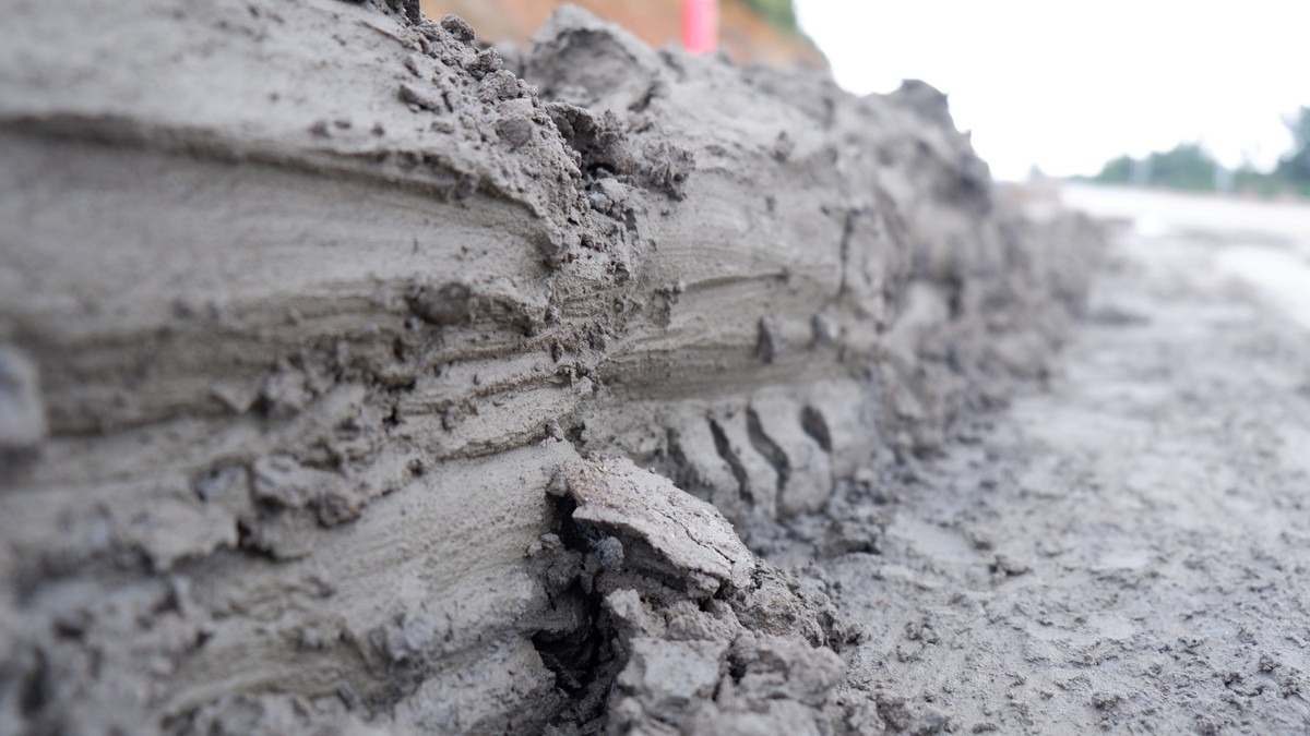 Sat lo tren duong vanh dai phia tay Da Nang hinh anh